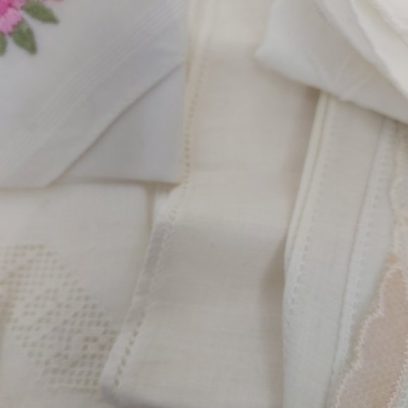 5 vintage embroidered handkerchief's - Picture 7 of 7